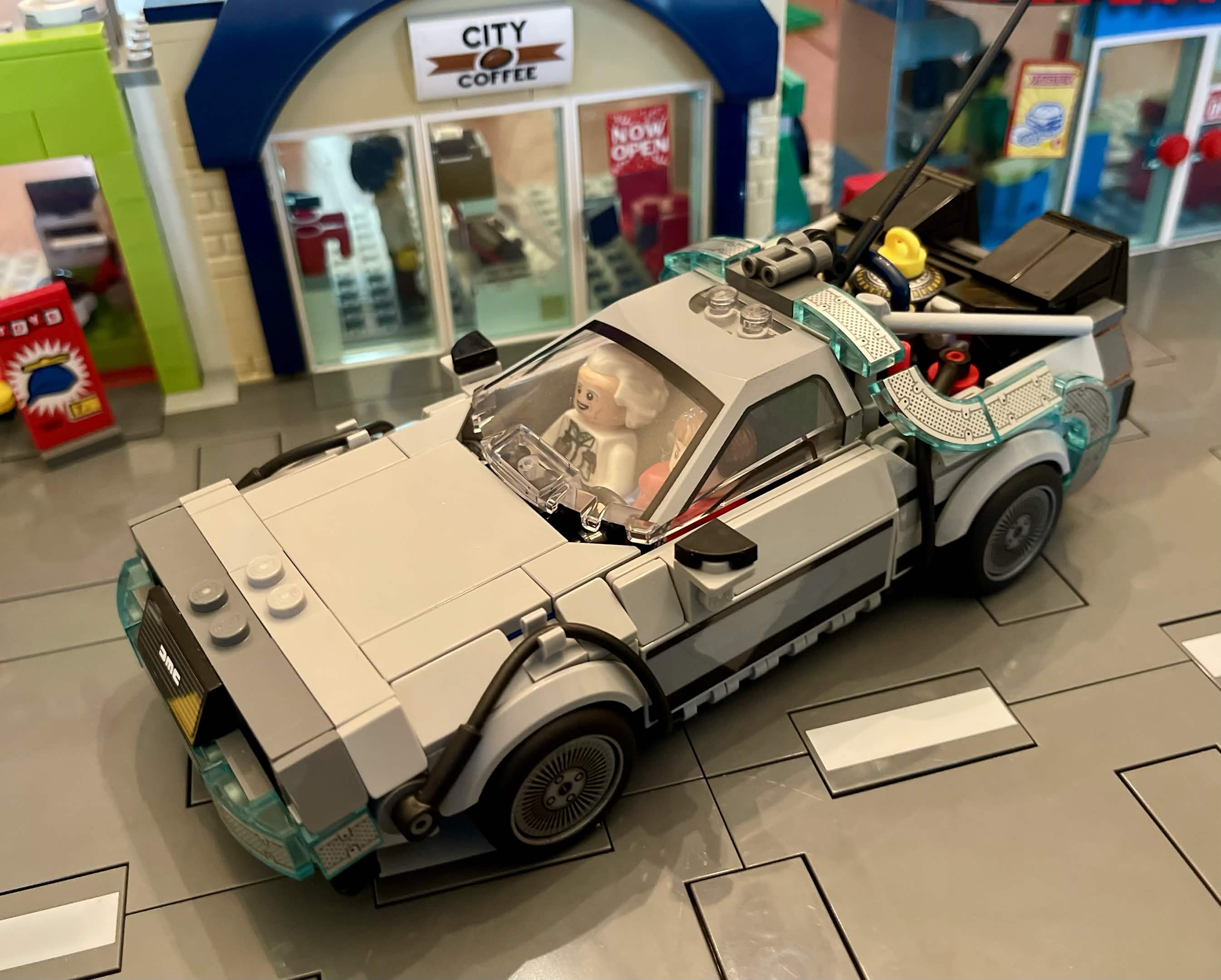 LEGO 77256 Back to the Future DeLorean Time Machine top-down view showing interior and flux capacitor detail
