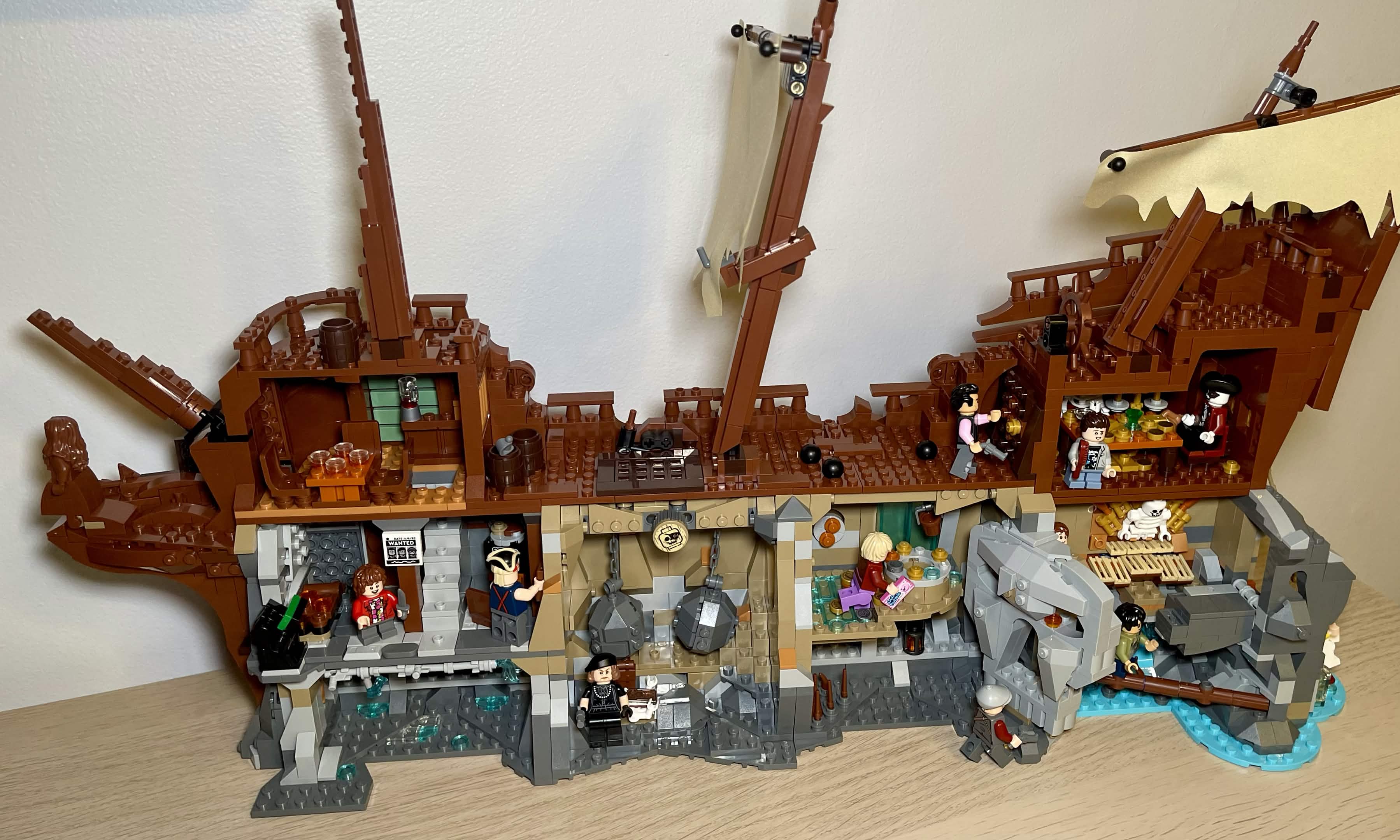 LEGO 21363 The Goonies full interior cutaway with all scenes and minifigures