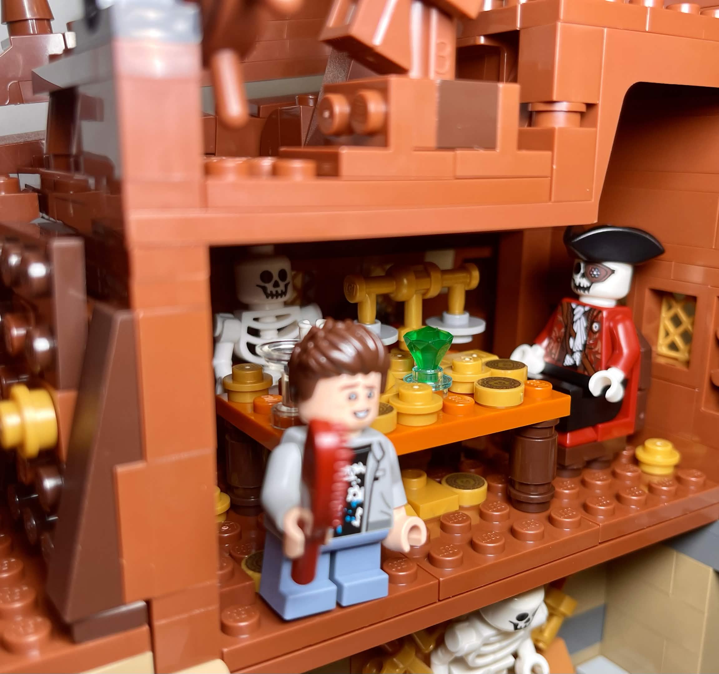 LEGO 21363 The Goonies One-Eyed Willie skeleton pirate treasure scene