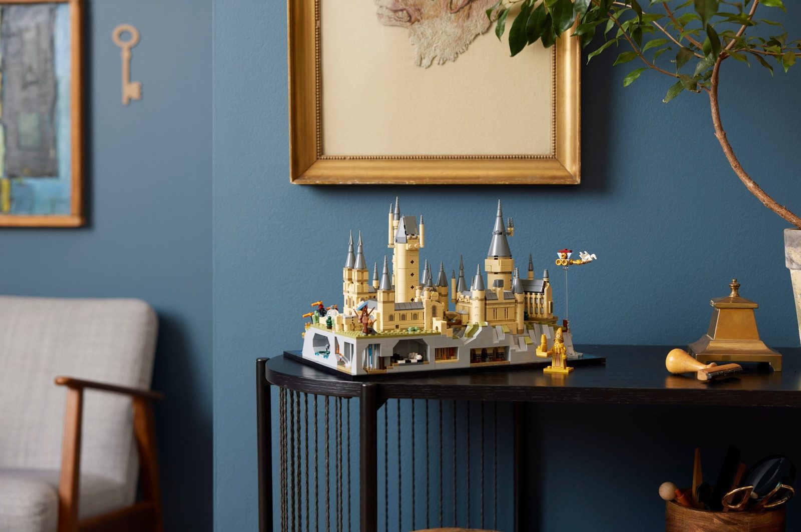 Hogwarts Castle and Grounds (76419) – $137 | Image 3