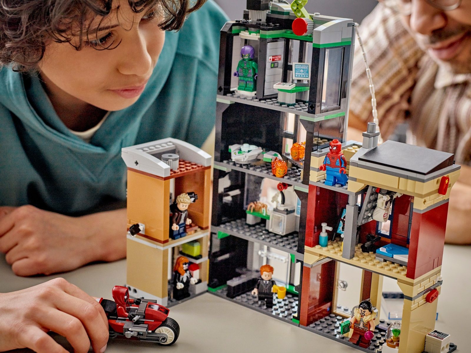 Spider-Man vs. Oscorp (76324) – $97.99 | Image 4