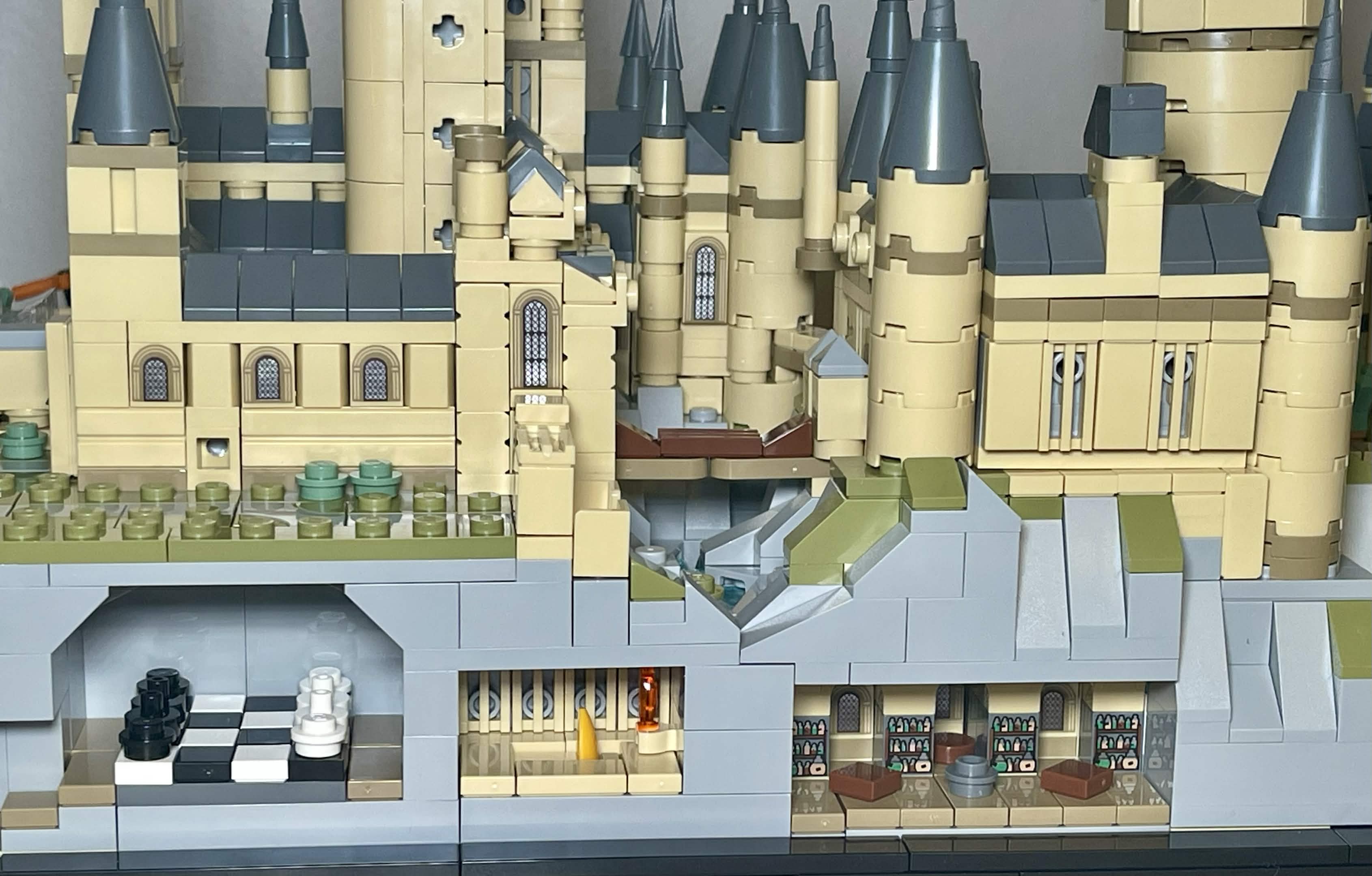 LEGO 76419 Hogwarts Castle Chamber of Secrets Basilisk and Wizard's Chess scenes